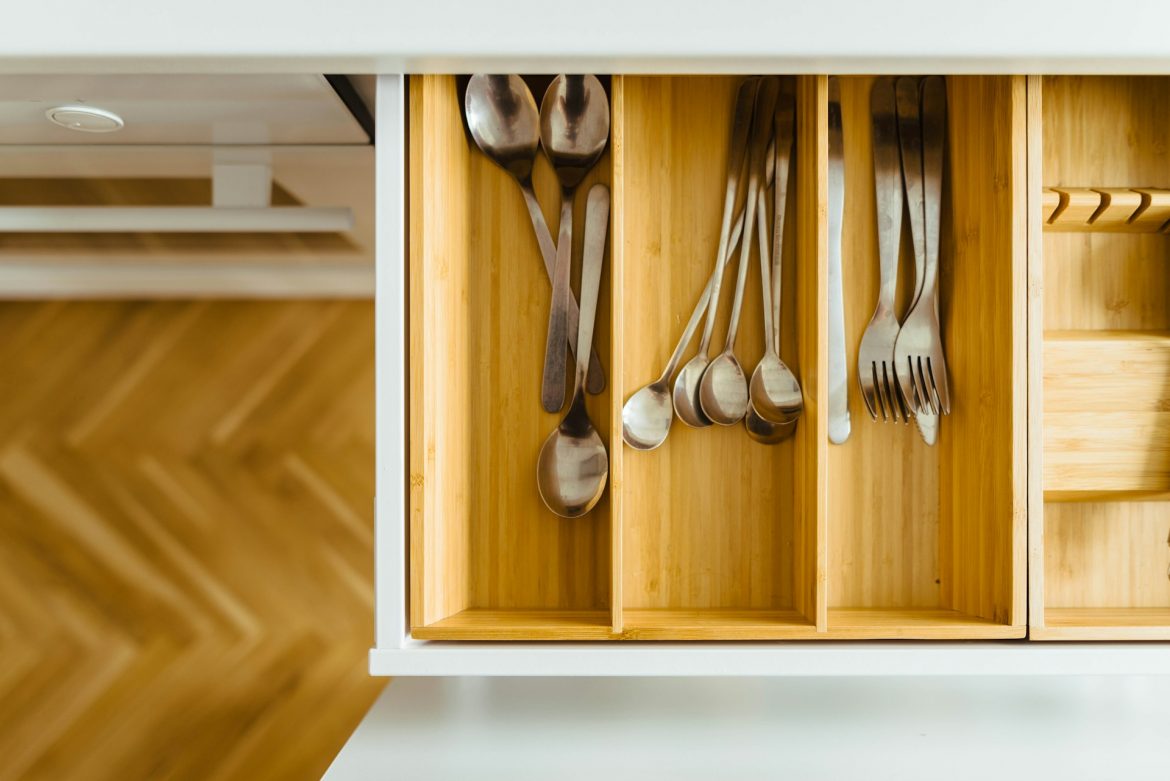 Cutlery in the drawer